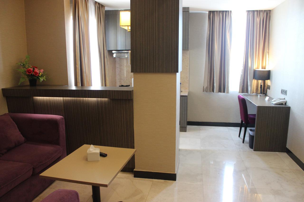 Biz Hotel Batam Nagoya Exterior foto