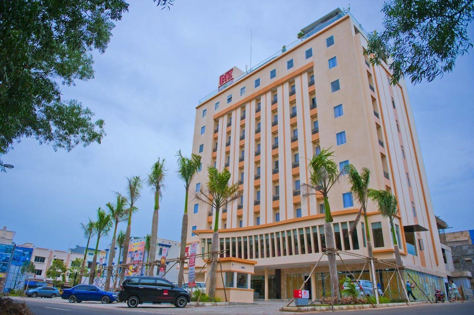 Biz Hotel Batam Nagoya Exterior foto